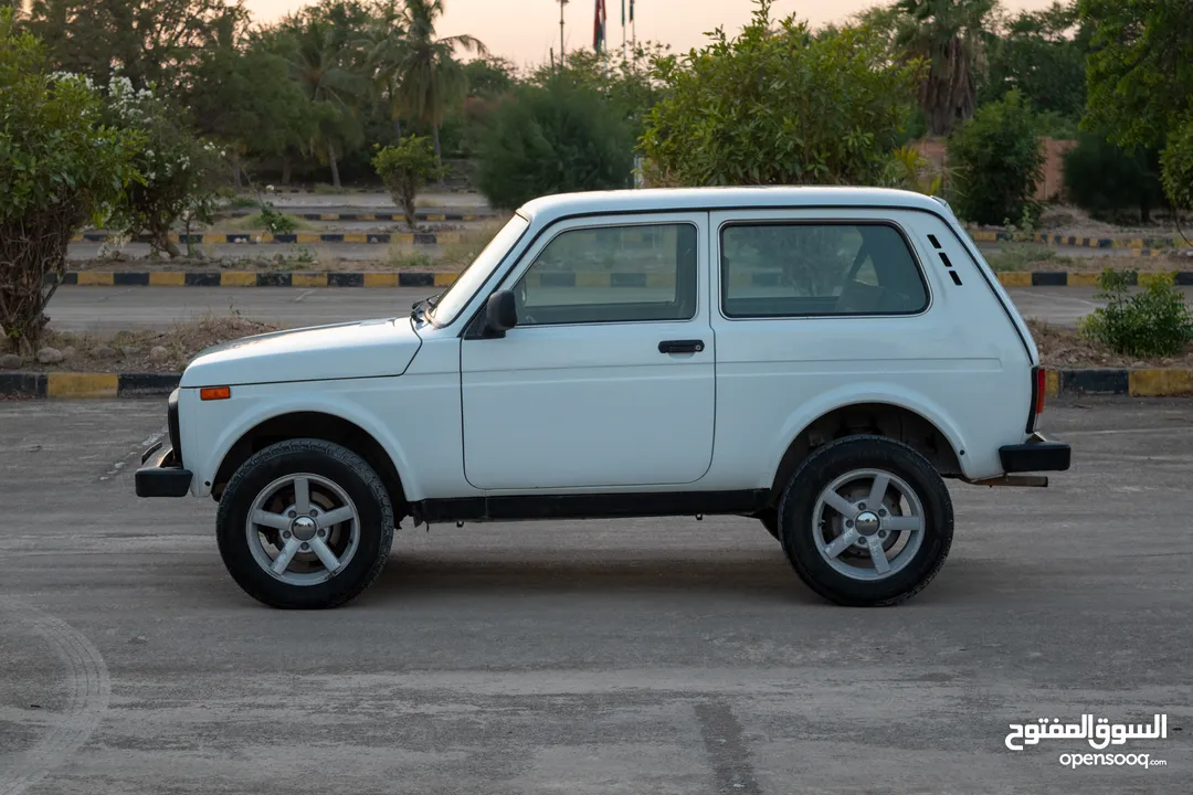 Lada Niva 4x4 Urban (2016) in Dhofar