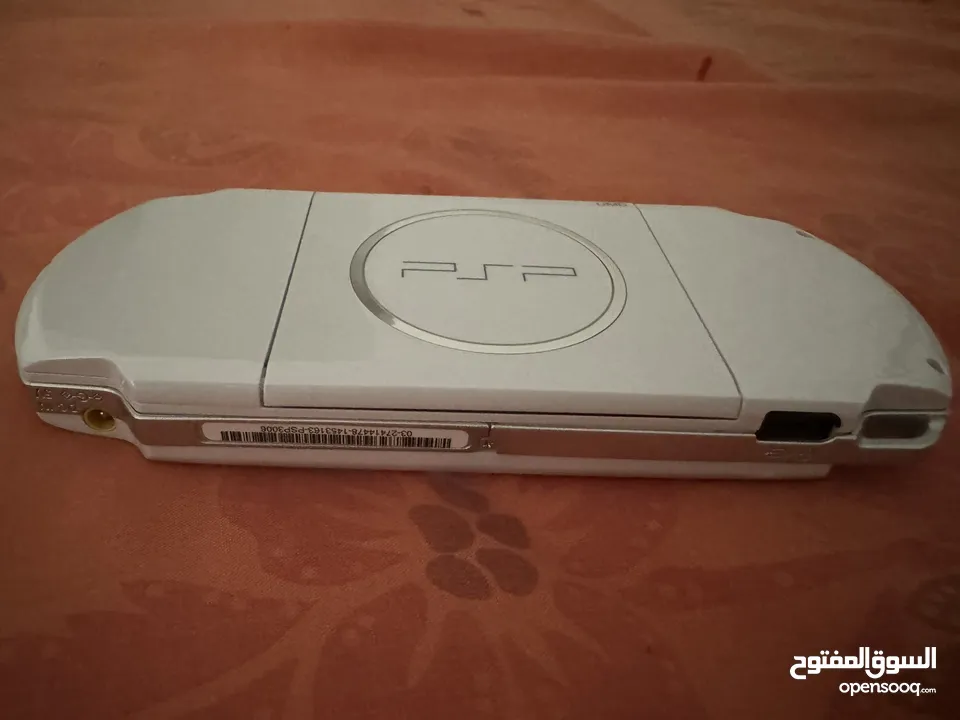 Selling PSP 3000 White used for 2 months
