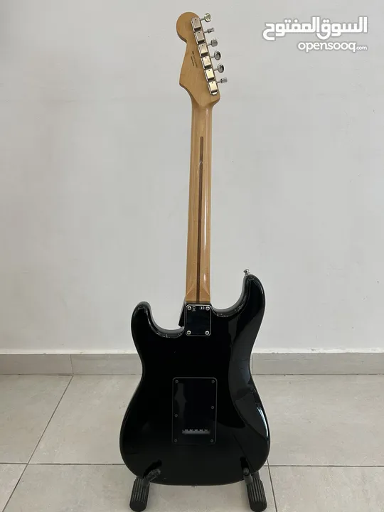 Fender Standard Stratocasterجيتار فندر ستراتوكاستر