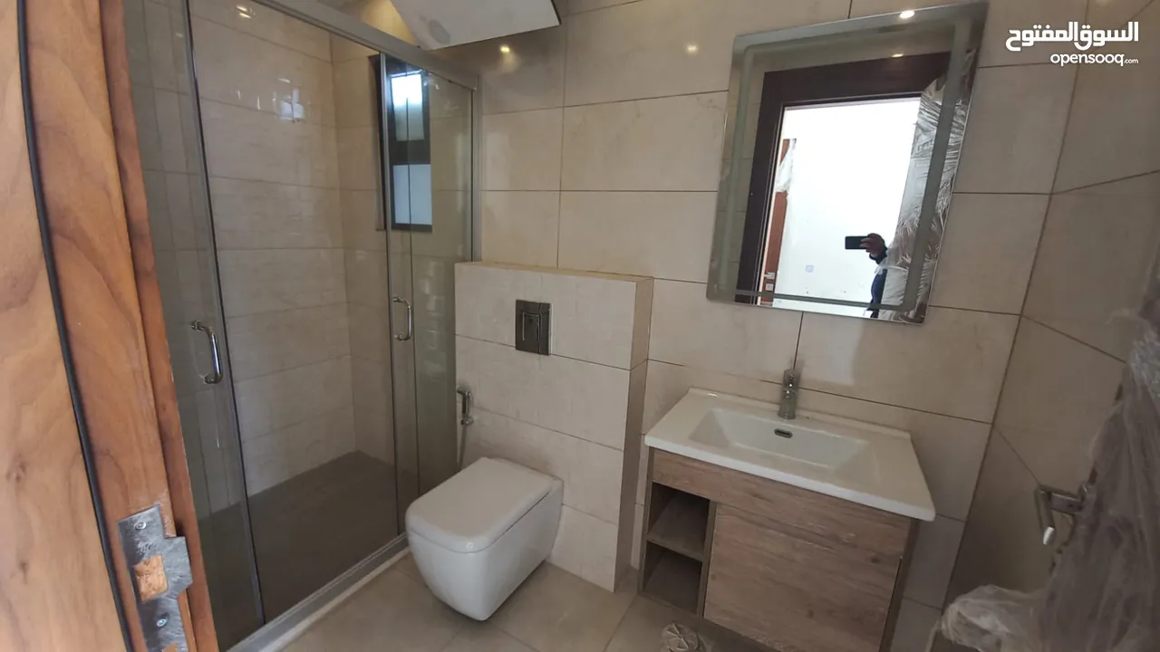 دوبلكس مميز مع ورف للبيع في ام اذينة  ( Property 40850 )-174973119