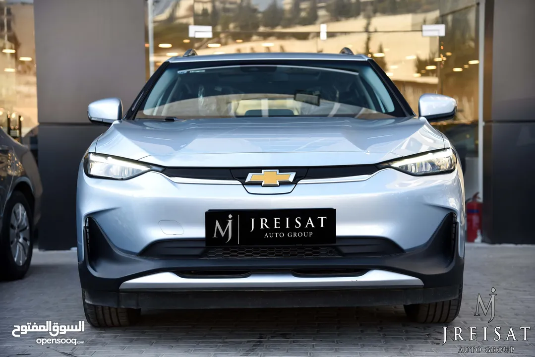 شيفرولية مينلو كهربائية بالكامل متوفر باللونين سلفر بلو وابيض 2023 Chevrolet Menlo EV