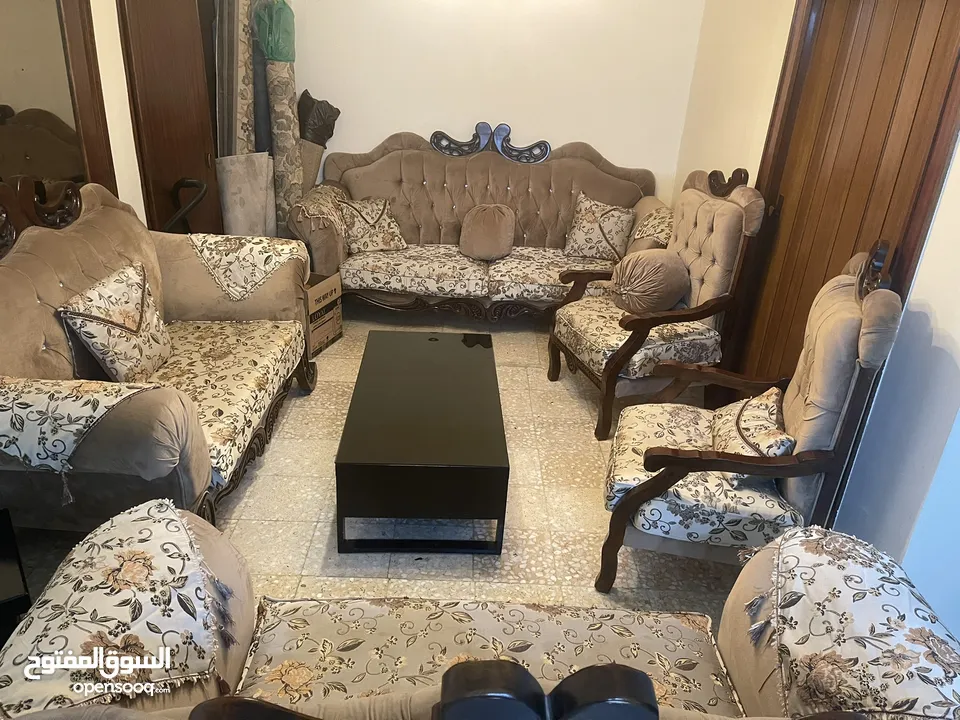 غرفة نوم وطقم كنب