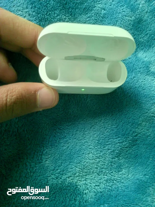 سماعات AirPods اصلي للبيع
