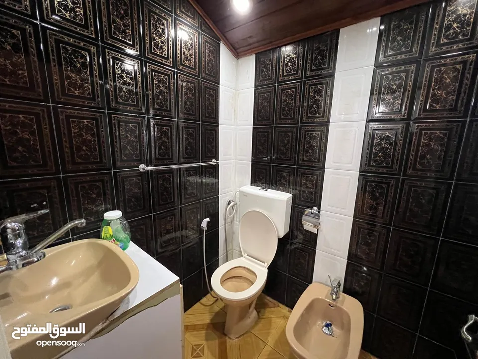 شقه رووف مفروشه للايجار بوادي معالي - Furnished Roof For Rent in Wadi Ma'ali