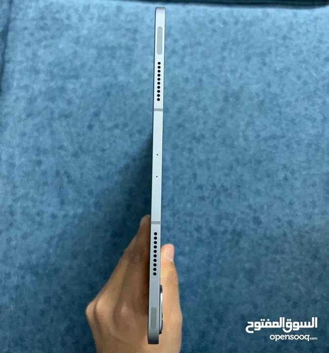 بحالة الوكالة iPad pro 12.9 M2 5G + Wifi بسعر مغري