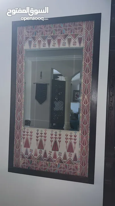 مراية تطريز مع اطار خشب