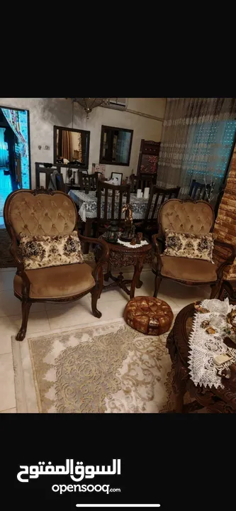 طقم كنب مع غرفة سفرة وغرفة نوم للبيع