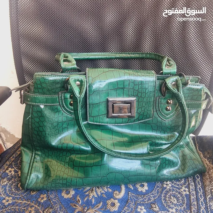 شنطة كتف اخضر زيتي