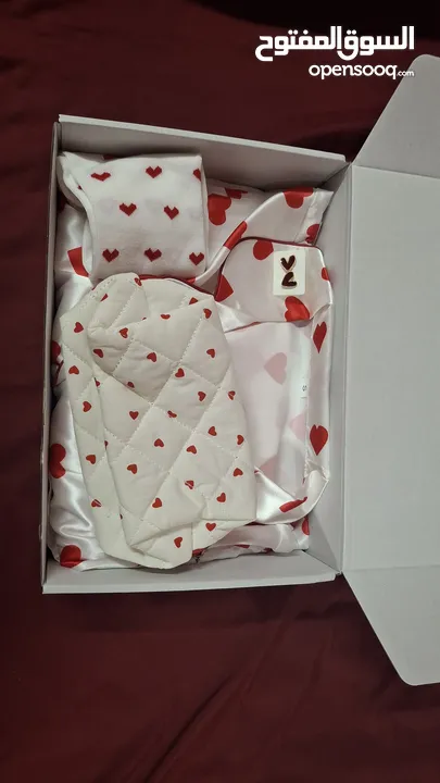 Red heart pyjama box