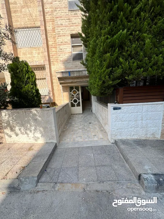 لقطه ضاحية الرشيد 160م طابق أول بسعر مغري جدااا من المالك مباشرة مجدده بالكامل