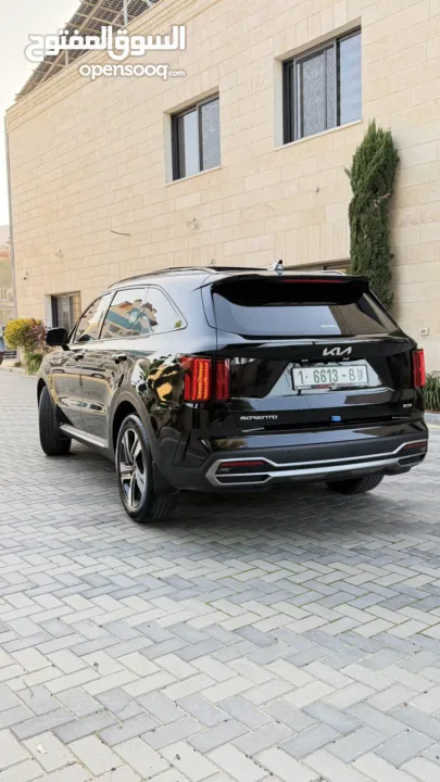 كيا سورينتو بزنز ترخيص 2022 محرك 1600 هايبرد جير أوتوماتيك 240 حصان دفع 4×4