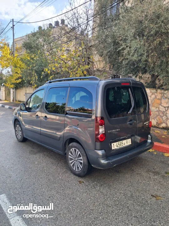 بيجو بارتنر 2017 جير عادي 6+1 ديزل دهان شركة يد صفر عداد 93