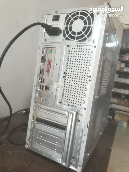 كمبيوتر قديم للبيع بس ناقصه كرت شاشه معو كيبل تشغيل و مع كيس مرتب تشوف جواه زي الجيمنج بسعر رخيص