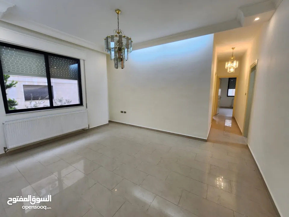 شقة فارغة للإيجار في منطقة الشميساني - ref : 14459
