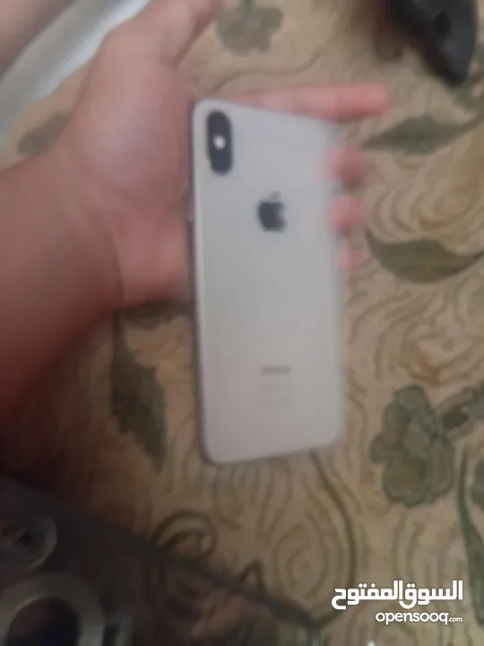ايفون اكس اس للبيع كل التفاصيل تحت