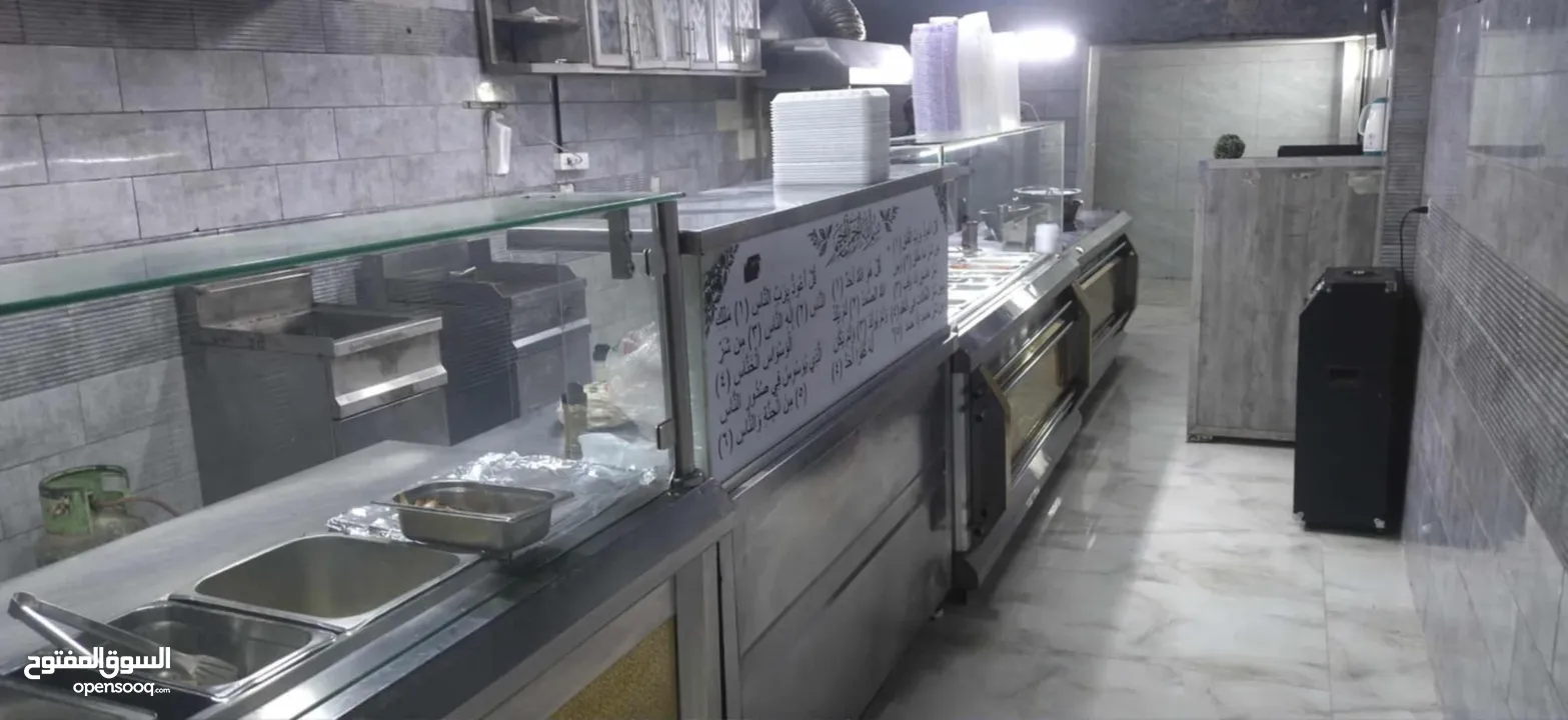 معدات مطعم شاورما ودجاج وسناكات وحمص وفلافل للبيع