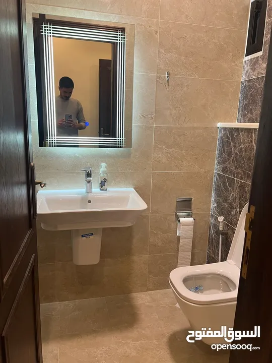 فاخرة مميزة ، حديقة مدخل خاص ..