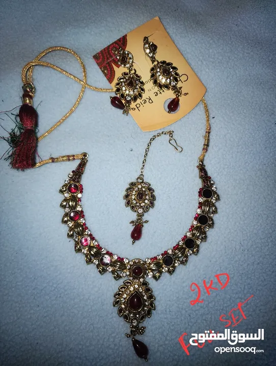 limited time...Woman artificial jewellery set