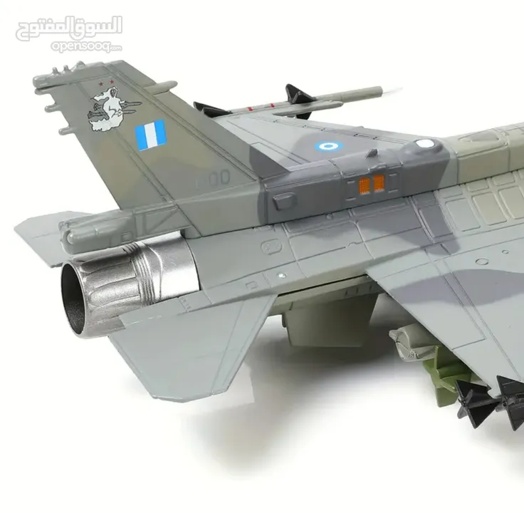 نموذج طائرة حديد F16