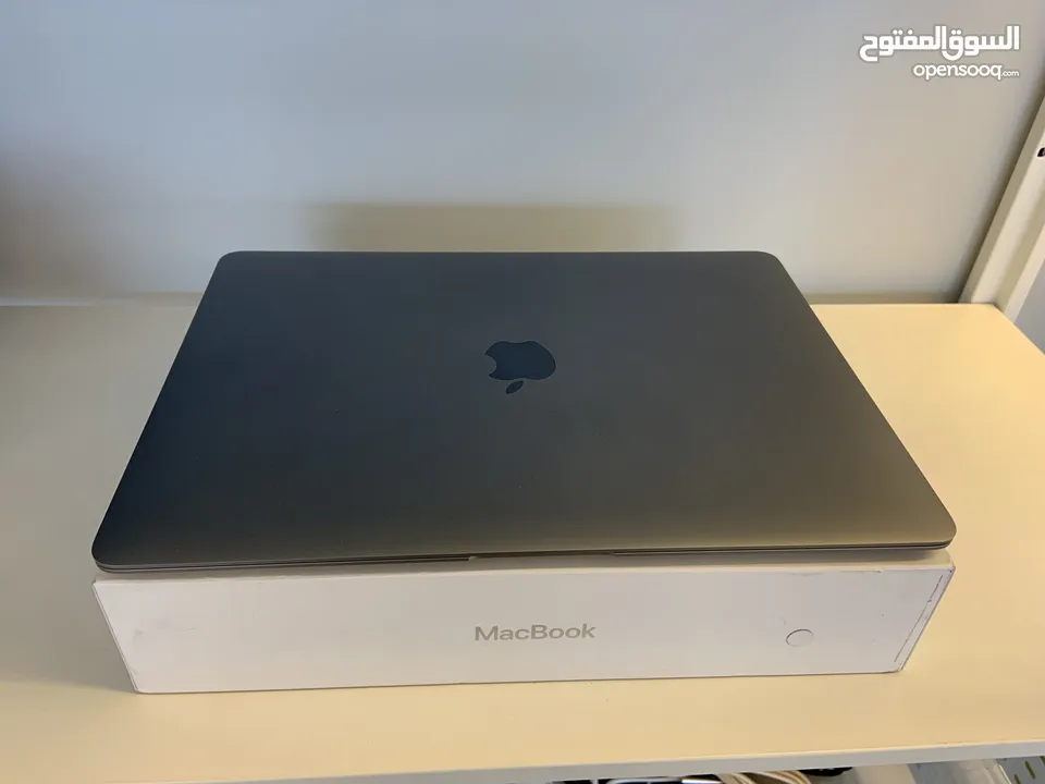MacBook Air M2 13.6”  8GB / 256GB  جهاز Active فقط مع الكرتونة