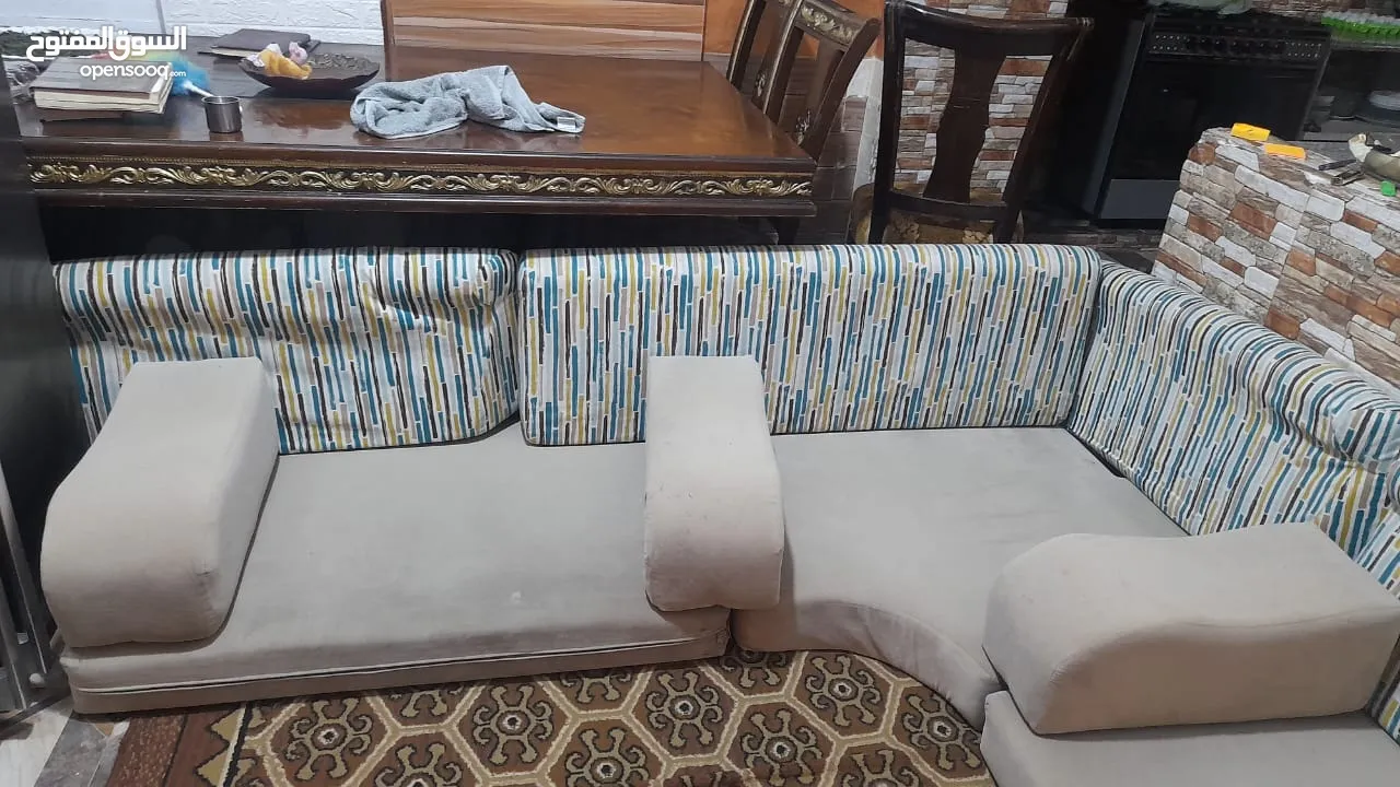 اثاث فخم للبيع اكثر من طقم موجود بل صور
