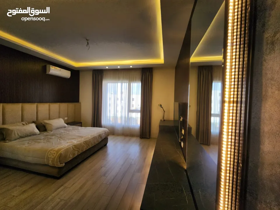 شقة فاخرة فارغة او مفروشة للبيع او للإيجار بمواصفات فيلا - ref : 14561