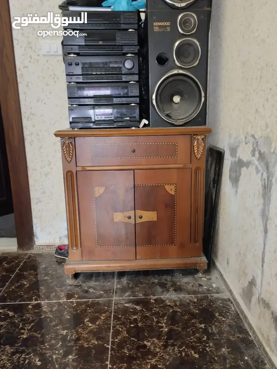طقم سفره وموريس وبيرو وفضيات عدد 2 مع طربيزات عدد3  خشب بلوط وزان