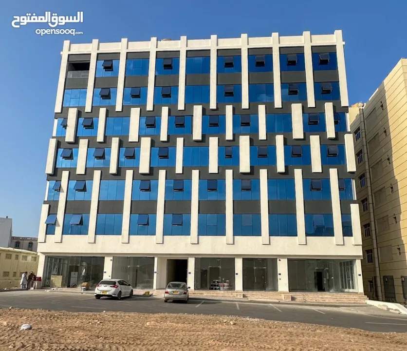  مكتب مميز بإطلالة رائعة للبيع في بوشر، مقابل مول عمان