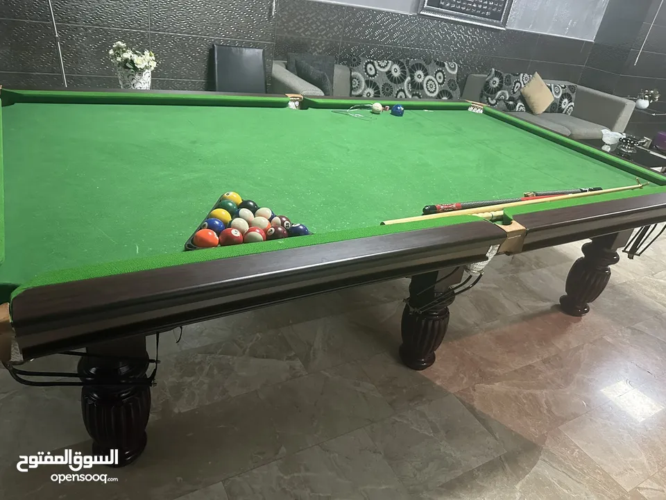 طاولة بلياردوا بحالة جيدة جدا