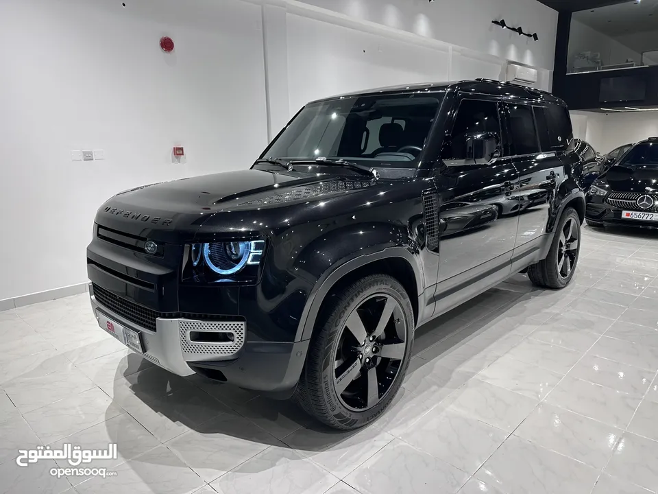 2020 LAND ROVER DEFENDER 110 very low km