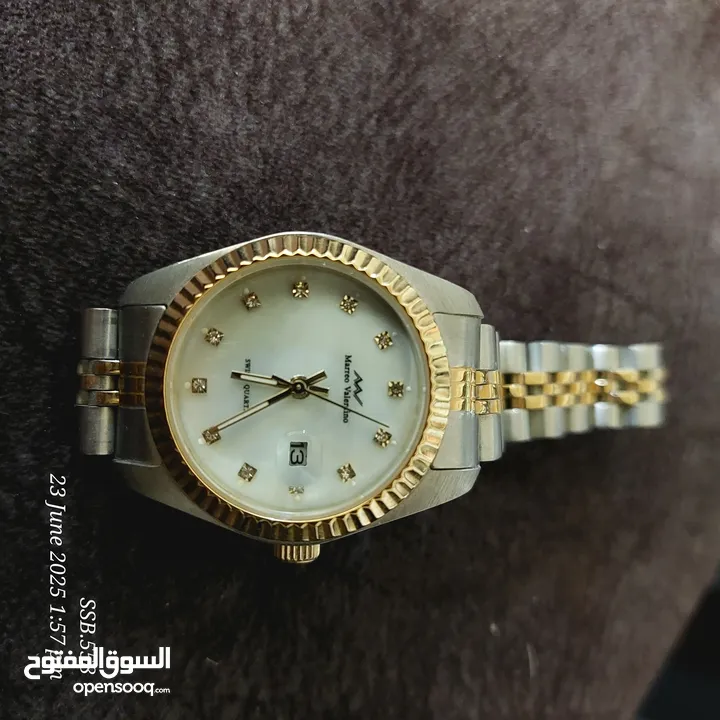 ساعة يد نسائي نوع marreo Valentino جديدة  كاملة مع العلبة