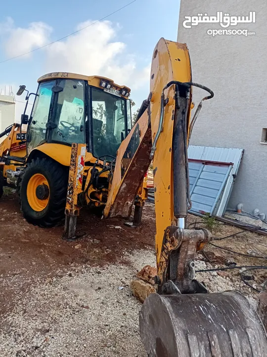 باجر Jcb مرتب مع شاكوش  وعجلين سبير خلفي واماي وكف 40