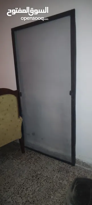 باب ألمنيوم سحاب زجاج اسود مع أباجوره