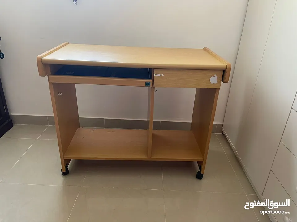 Computer table and book shelf set for school children