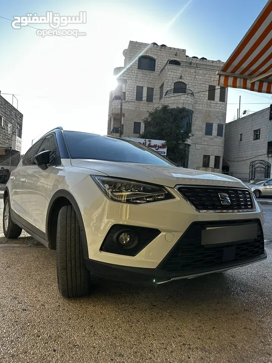 سيات ارونا 2020 فل اضافات ما عدا الفتحة