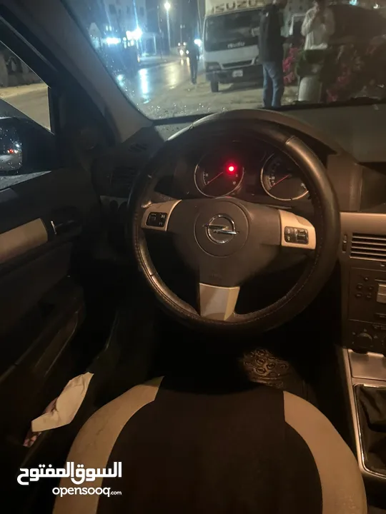 اوبل استرا موديل 2006