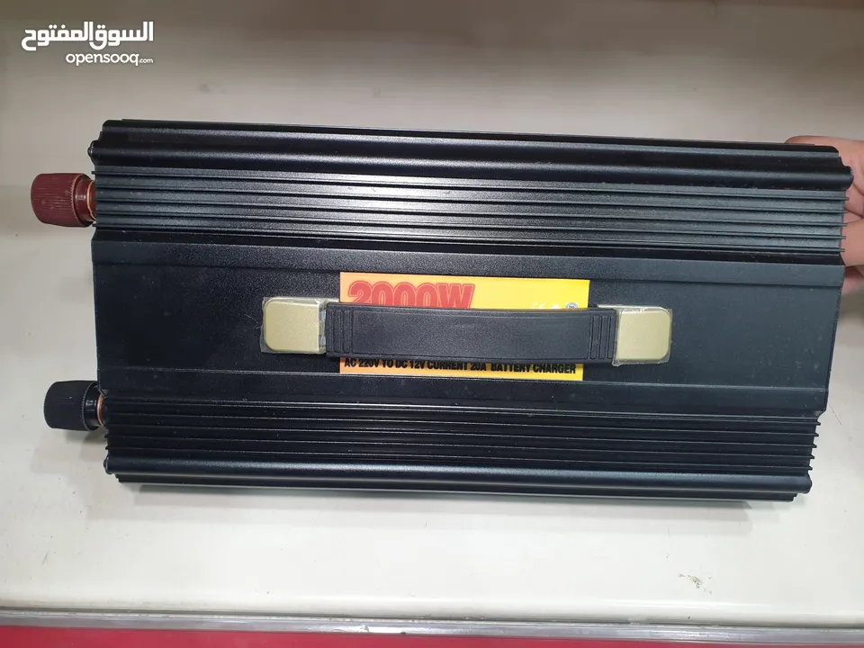 انفيرتر لتحويل من 12 فولت سيارة الى 220 فولت مع شاحن عكسي للبطارية 2000 واط فعلي ( صناعي )