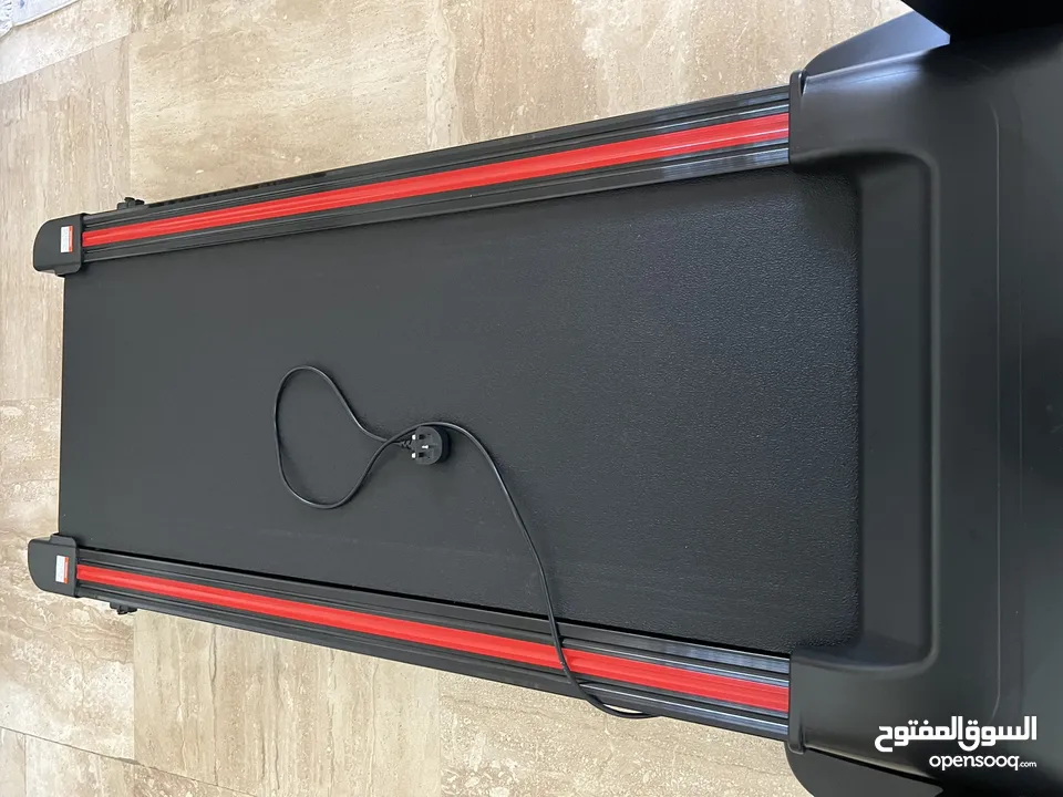 للبيع جهاز سير كهربائي (treadmill) من murtisol الجهاز شبه جديد.