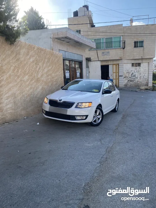 سكودا أكتافها