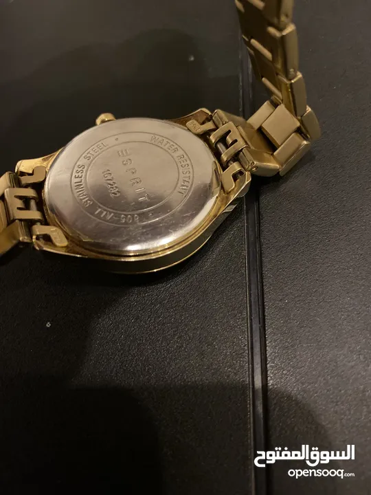 ESPRIT gold watch not used without it’s own package  ساعة اسبيريت لون ذهبي غير مستعملة بدون بكجها