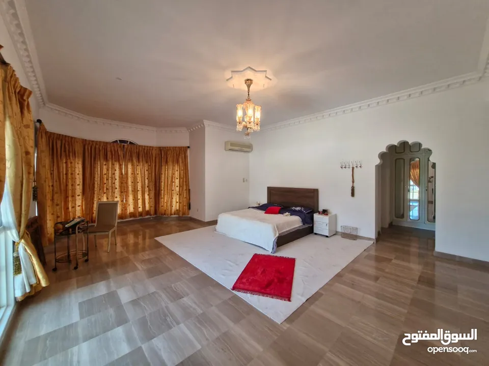 7 BR Amazing Villa In Shatti Al Qurum For Rent