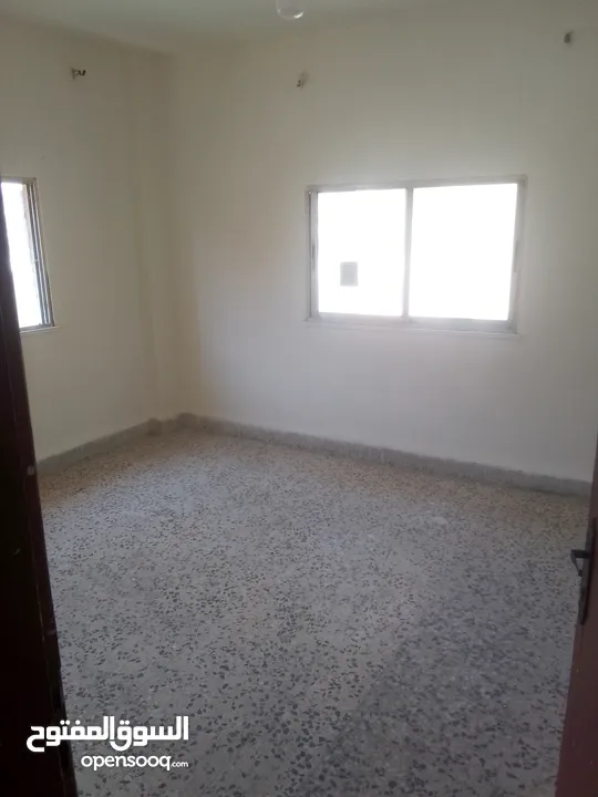 شقة طابق اول