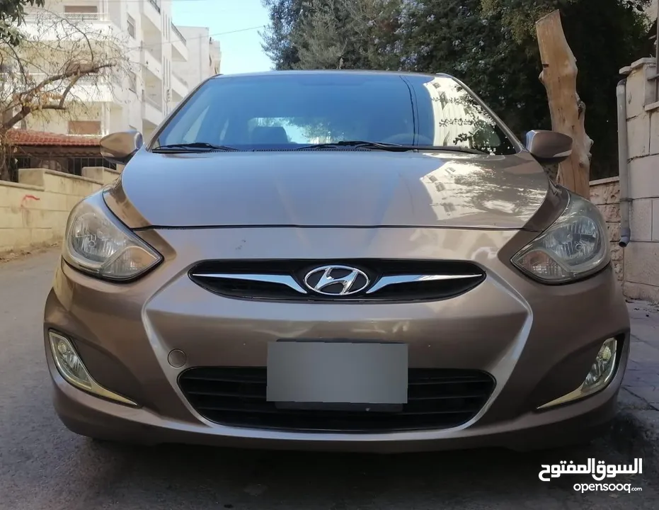 هيونداي أكسنت للبيع بسعر جيد جداً  موديل 2015 محرك 1.6 أصلي