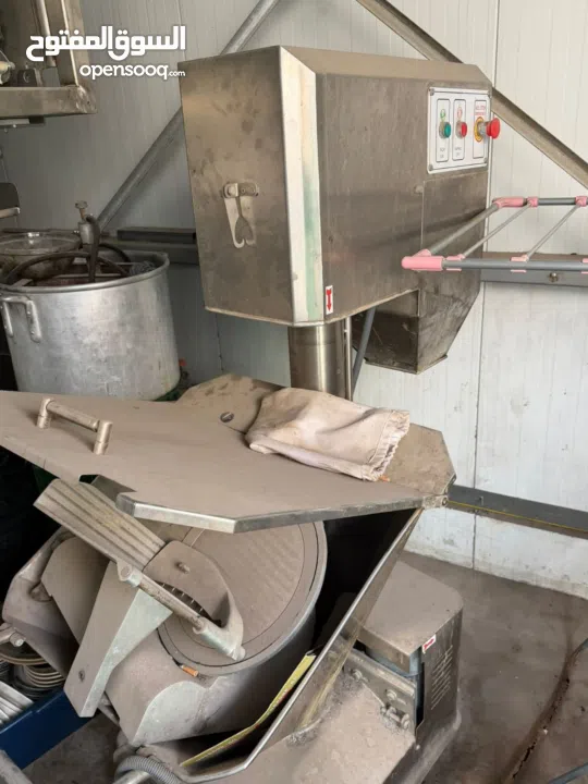 معدات مخبز شبه كامله خط انتاج معدات مستعمله فتره قصيره جدا