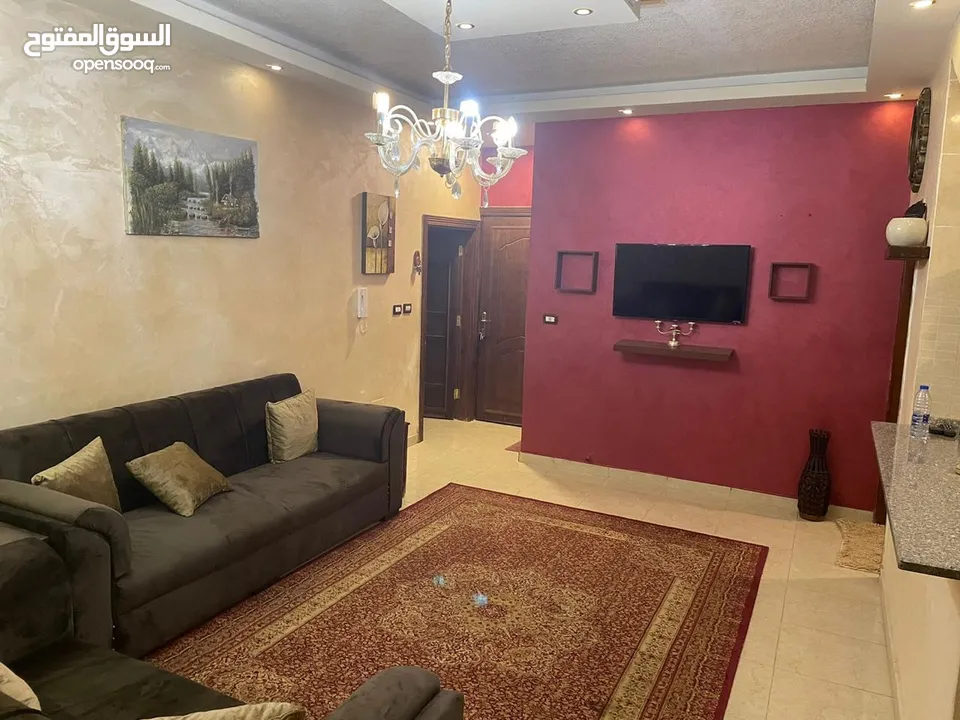 شقة فارغة 3 نوم 3 حمامات 125م للايجار