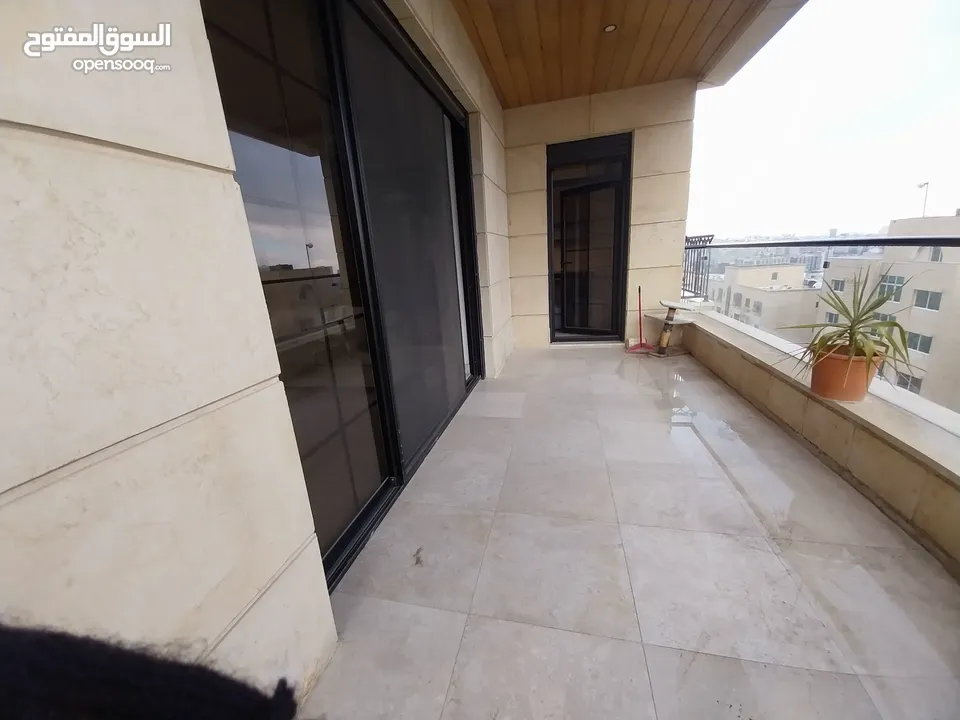 شقة غير مفروشة للإيجار 375م2 ( Property 19249 )-175072681