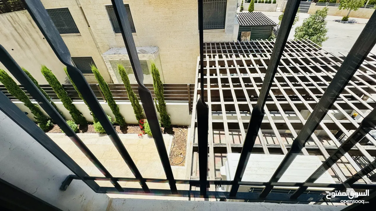 دوبليكس فاخر للبيع 250م لم يُسكن من قبل في ضاحية الريحان من المالك مباشرة! مع حديقة خاصة 100م