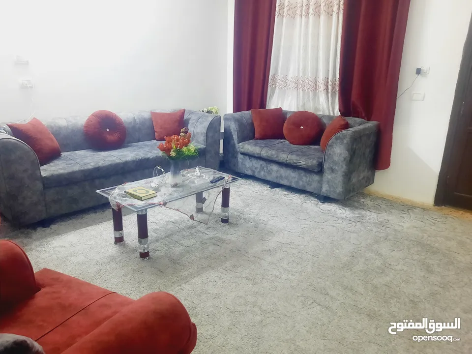 كنب 7مقاعد بحال الجديد استعمال بسيط للبيع