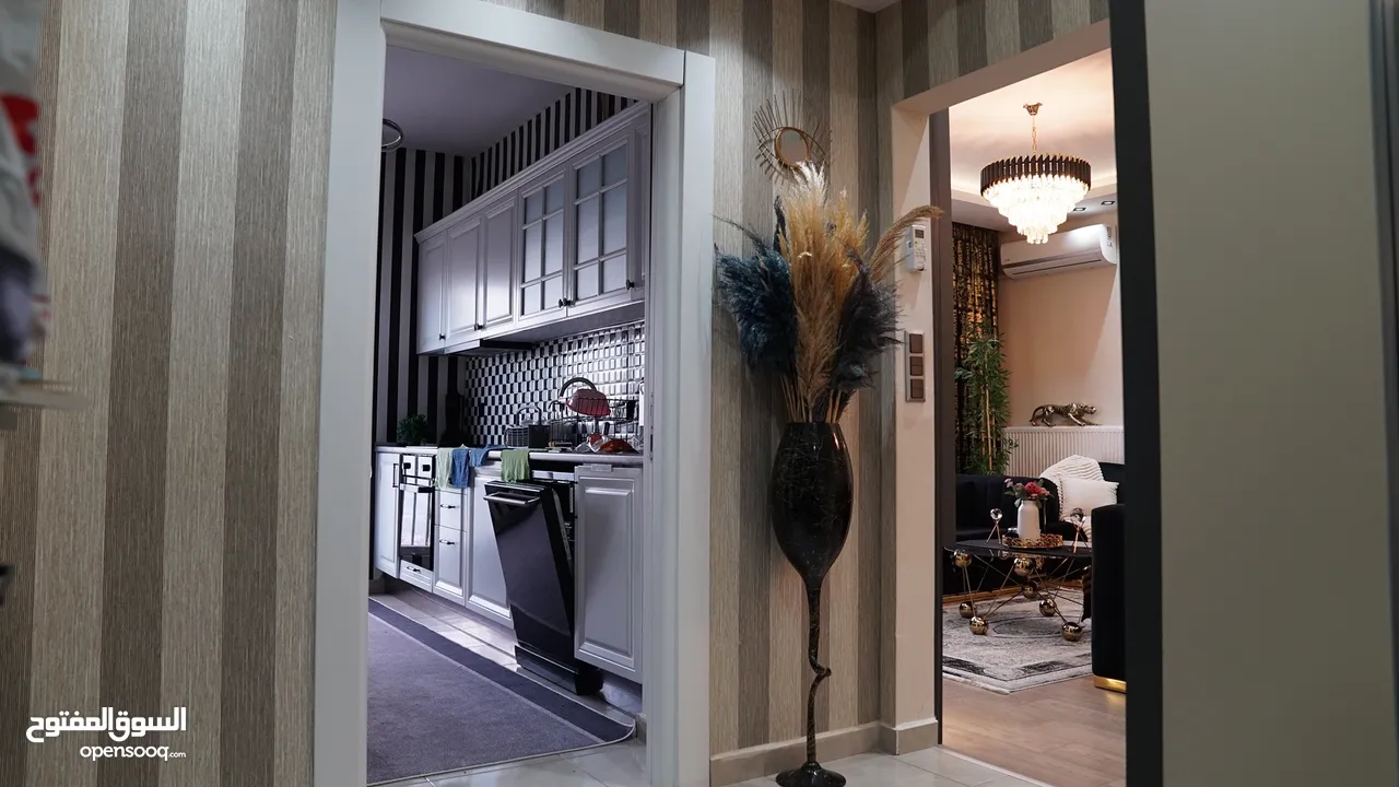 شقة فاخرة جداً مطلة على البحر والبحيرة في اسطنبول