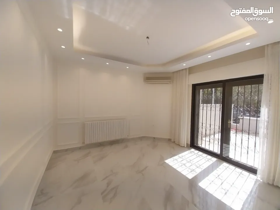 شقة غير مفروشة للإيجار 200م2 ( Property 19443 )-174977282